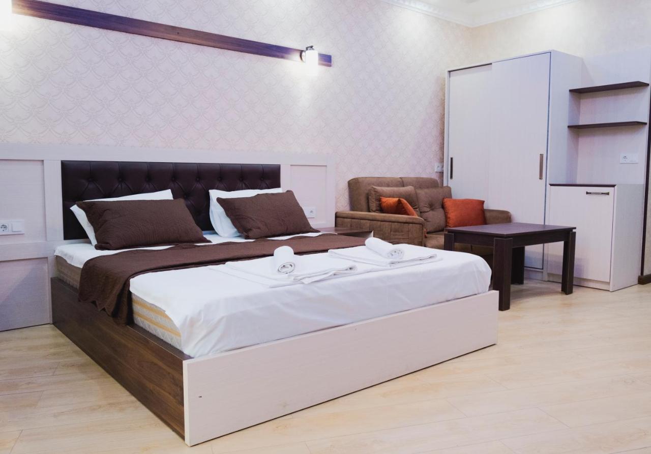 Emeg Hotel And Restaurant Batumi Kültér fotó