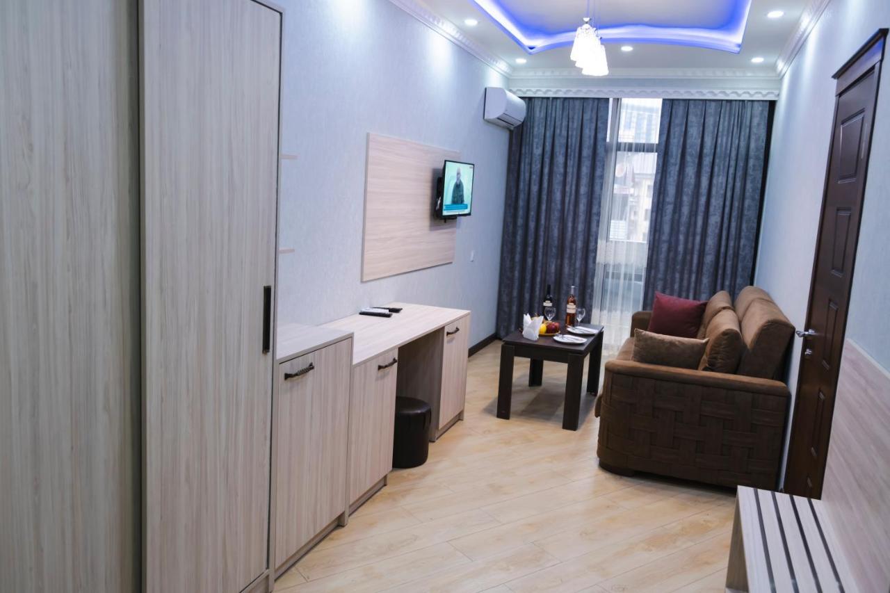 Emeg Hotel And Restaurant Batumi Kültér fotó